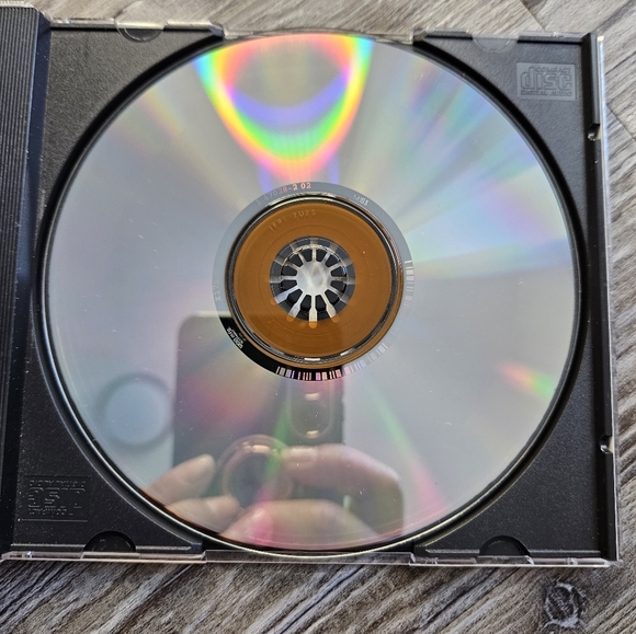 Randy Travis Greatest Hits Autographed. - Picture 4 of 4